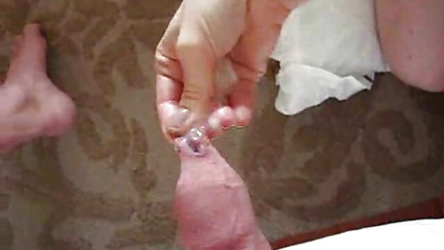 A forró vérű japán csaj, Chihiro Kobayashi hód ujját kapja anya lánya leszbi